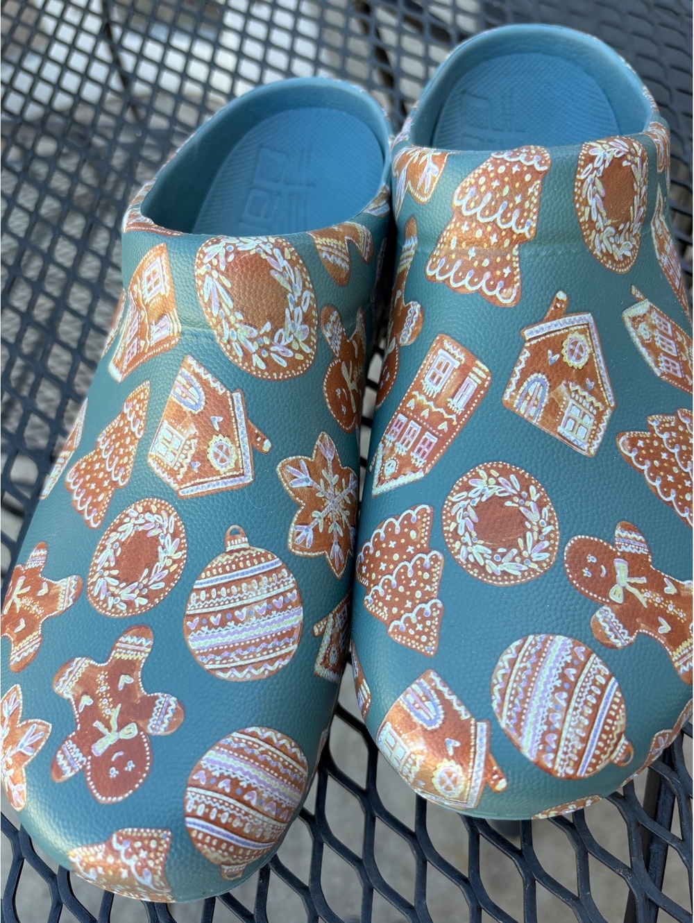 Dansko Kane Molded Clog Gingerbread Holiday Print Teal Blue Size 39 / 8.5-9